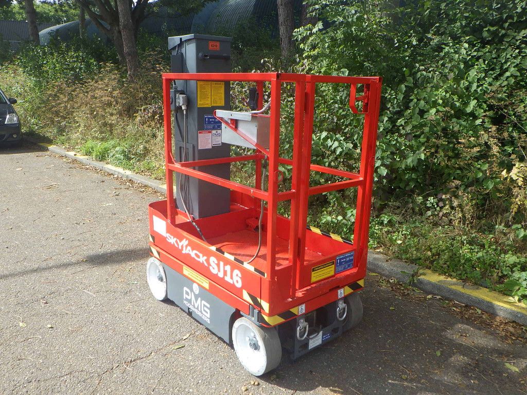 Skyjack SJ16 Elektrischer Mastlift 6,75 m 2013
