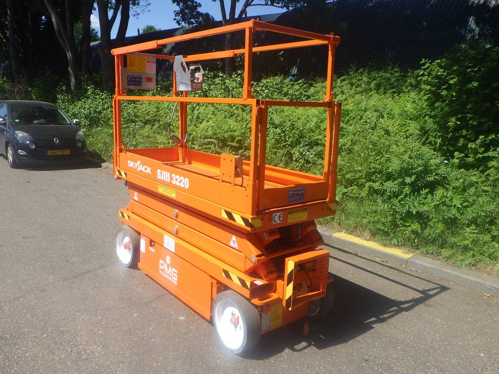 Scissor lift SkyJack SJ3220 Electric 8.10m 2017