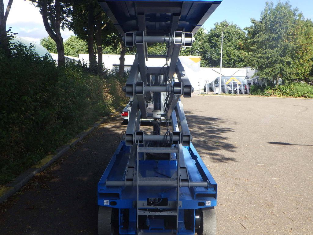 Genie GS-2646 Elektrische Scherenbühne 9,92 m 2008 mit Vlemmix-Anhänger Neu