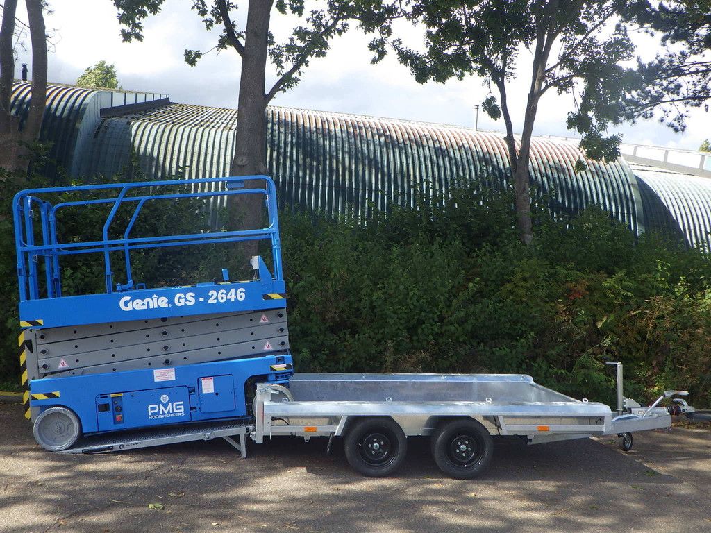 Genie GS-2646 Elektrische Scherenbühne 9,92 m 2008 mit Vlemmix-Anhänger Neu