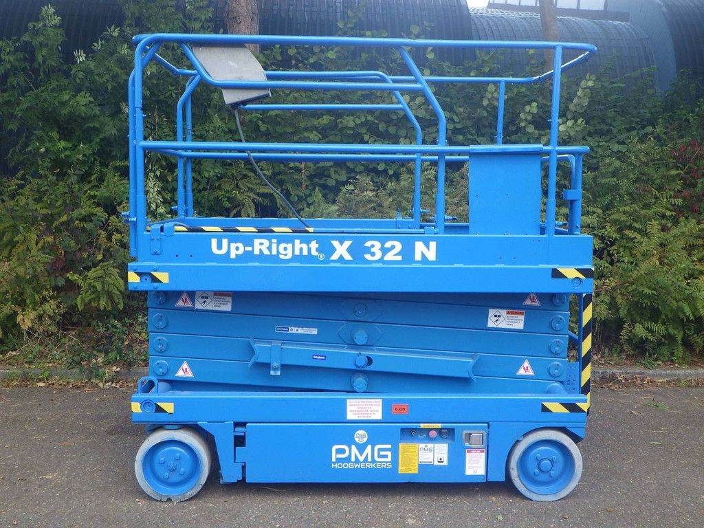 Scherenbühne Upright X32N Elektrisch 11,70m 1999