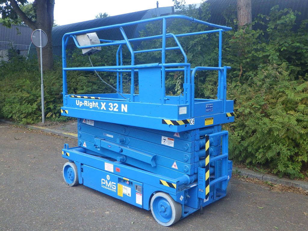 Scherenbühne Upright X32N Elektrisch 11,70m 1999
