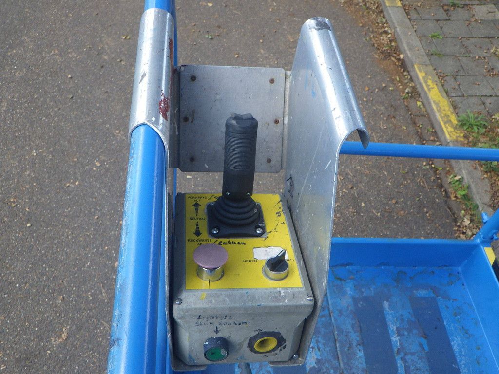 Scherenbühne Upright X32N Elektrisch 11,70m 1999