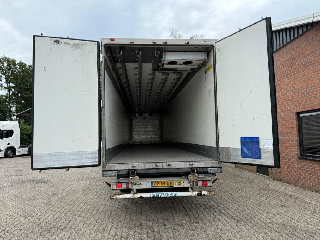 Krone Carrier Vector 1950 MT 5x Meatrails Rohrbahnen Fleisch Hooks