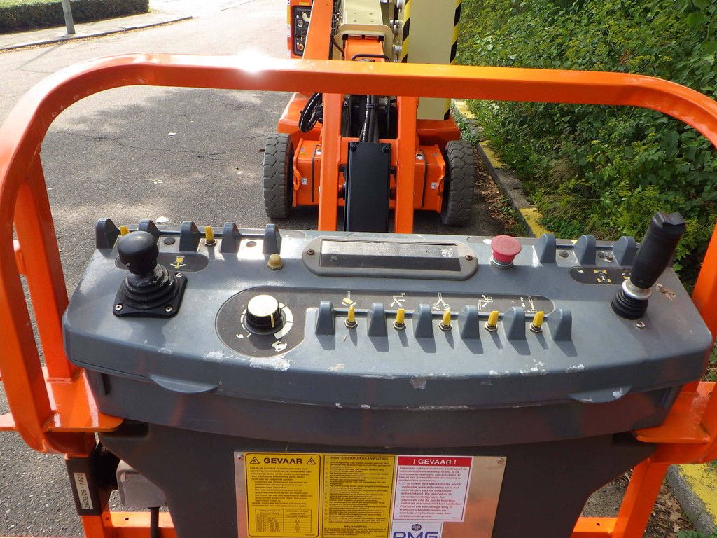 JLG E400AJPN Electric Articulating Boom Lift 14.19m 2014