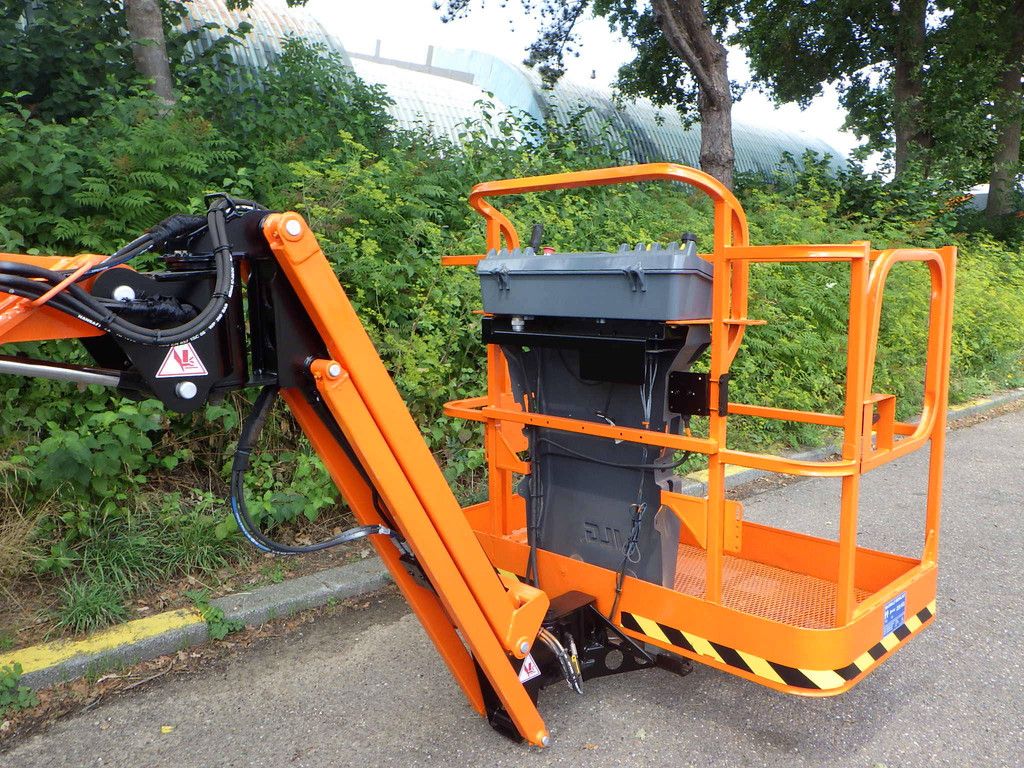 JLG E400AJPN Electric Articulating Boom Lift 14.19m 2014