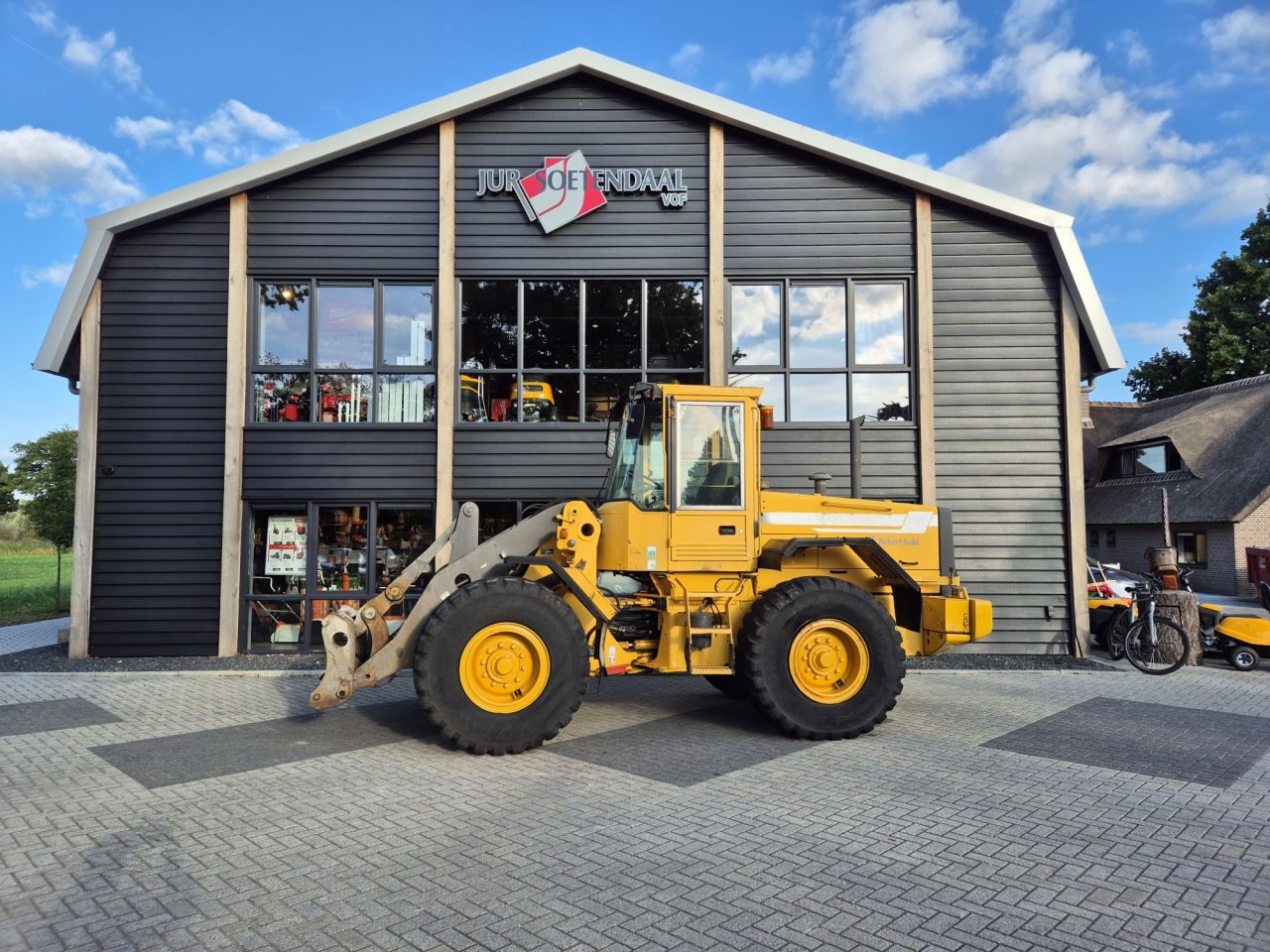 VOLVO L70C loader weight 11 ton