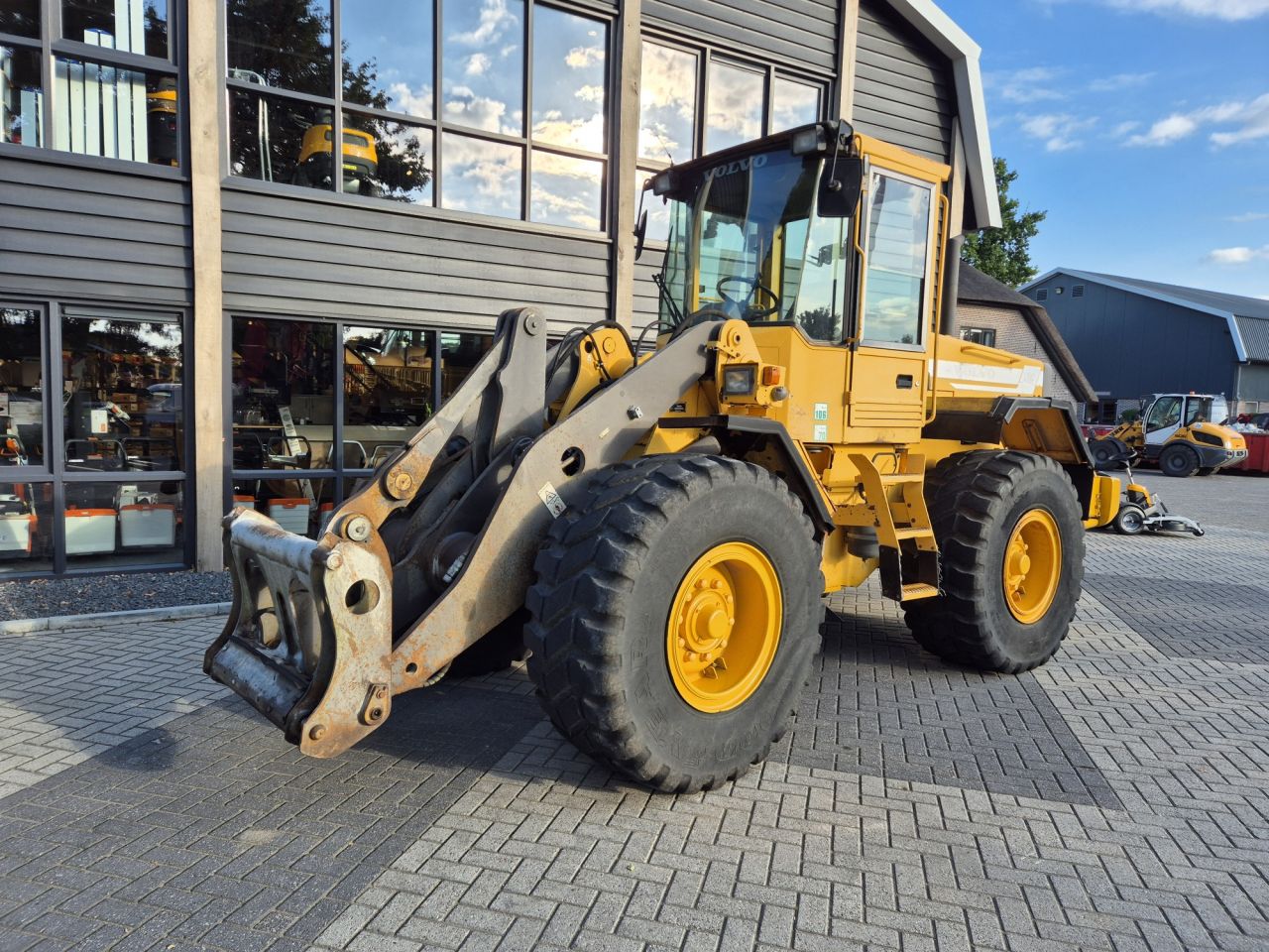 VOLVO L70C loader weight 11 ton