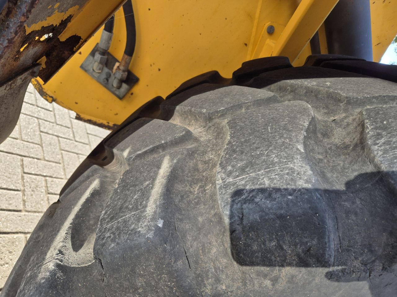 VOLVO L70C loader weight 11 ton