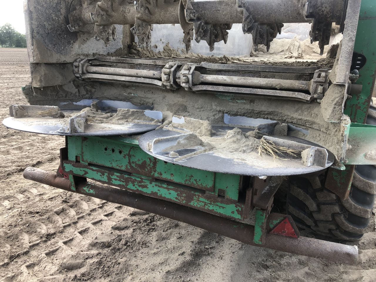 Tebbe DS140 meststrooier kalkstrooier