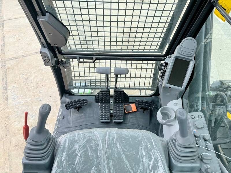 Hitachi ZX220LC-5G / 2025 ULTRA MODEL / ISUZU ENGINE