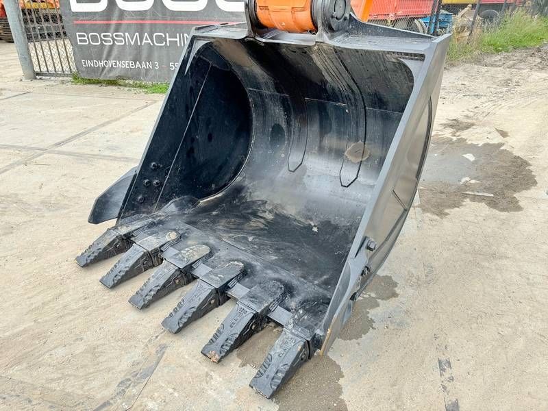 Hitachi ZX220LC-5G / 2025 ULTRA MODEL / ISUZU ENGINE