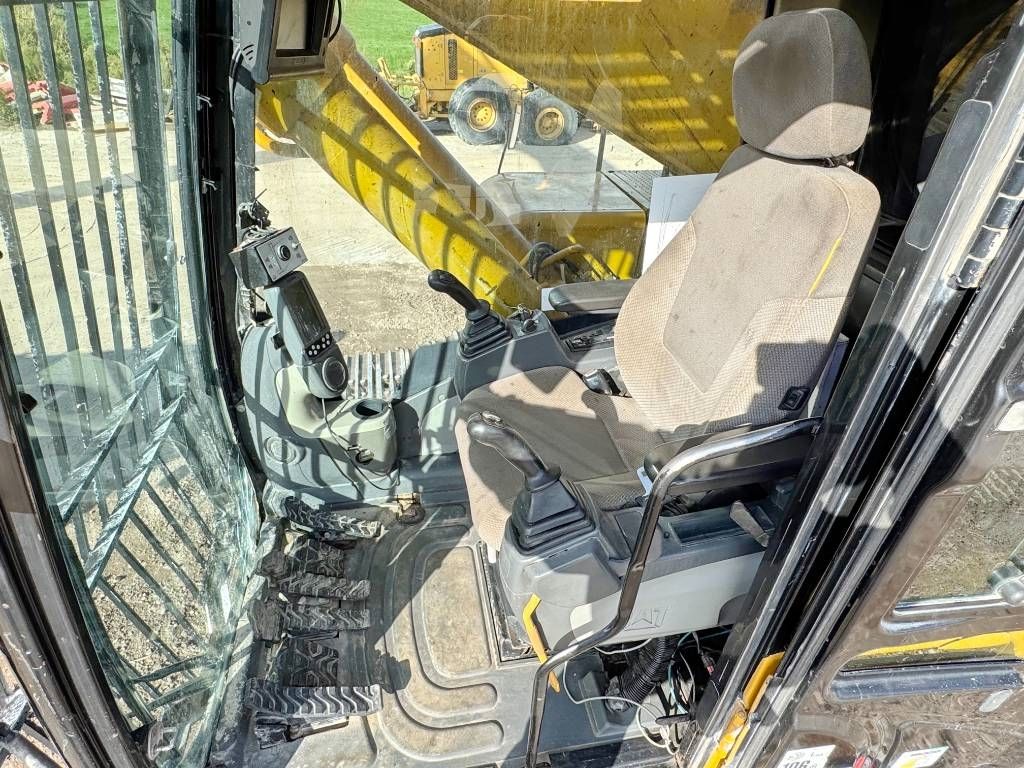 CAT 345CL UHD - 30m Demolition / Hydr Undercarriage