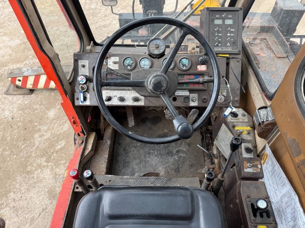 Tadano TR300E-1 - 4 Wheel Steering / 28.1m Boom + 12m Jib
