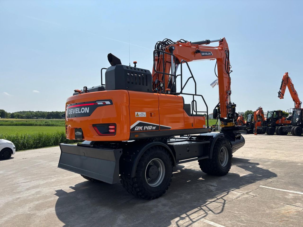 Develon DX140W-7