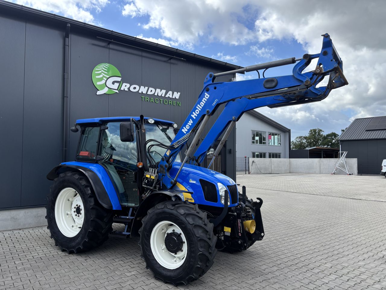 New Holland T5040