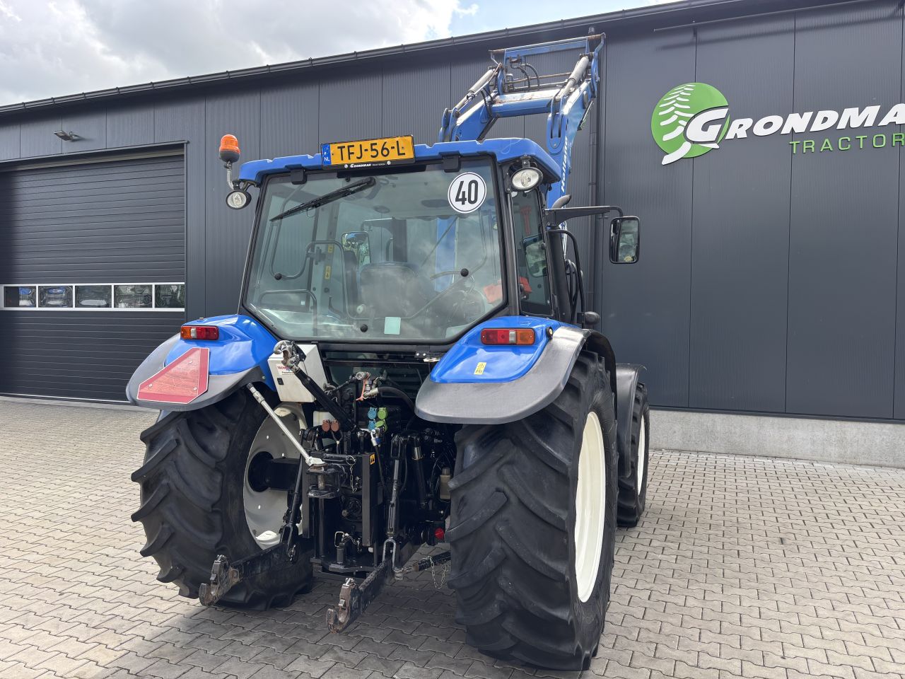 New Holland T5040