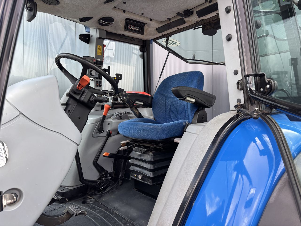 New Holland T5040