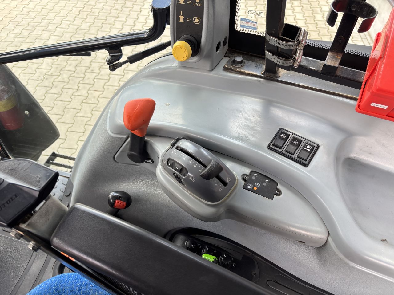 New Holland T5040