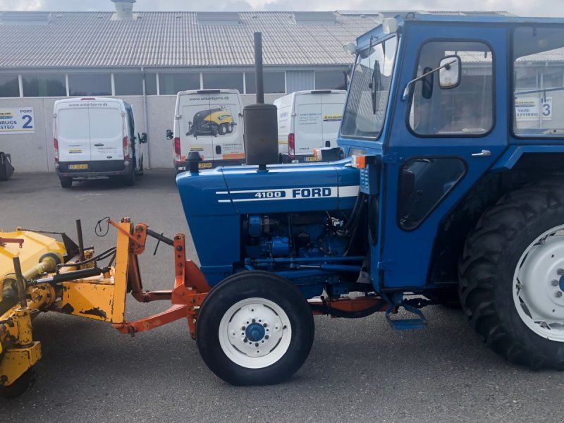 Ford 4100 Med Kost og Sneskraber