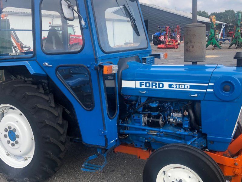 Ford 4100 Med Kost og Sneskraber