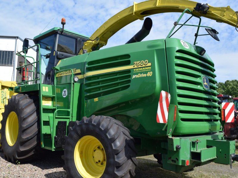 John Deere 7400
