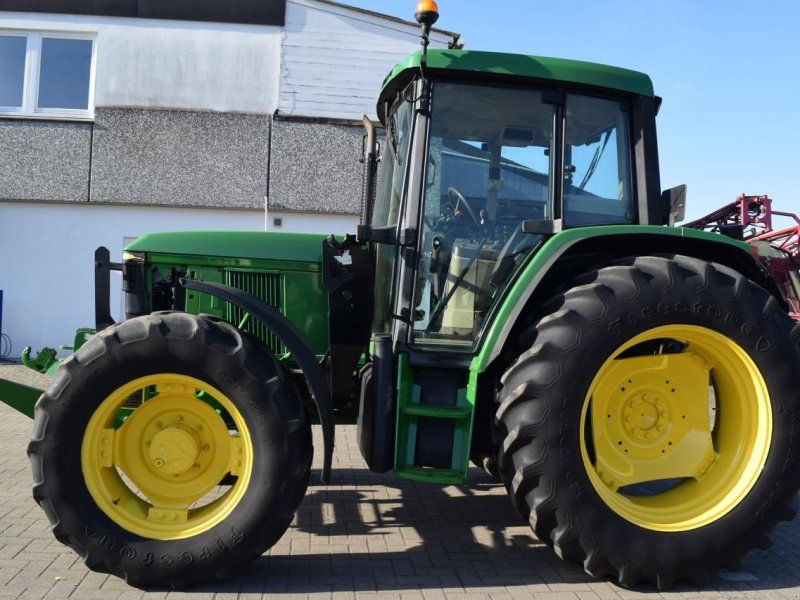 John Deere 6410