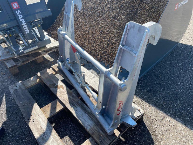 Fliegl Zwischenadapter JCB Euroaufnahme