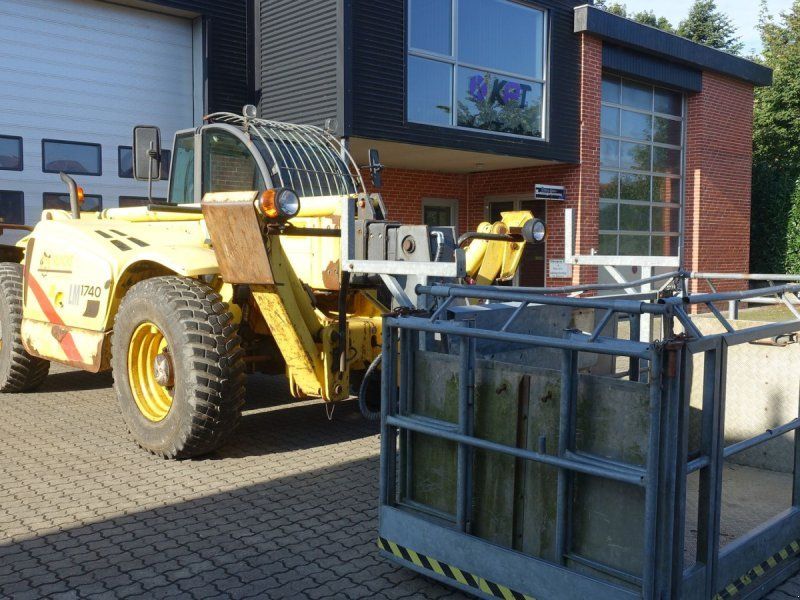New Holland LM1740 // MED GAFLER, KURV OG FJERNBETJENING