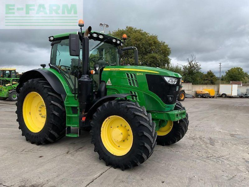 John Deere 6215r  (st24044)