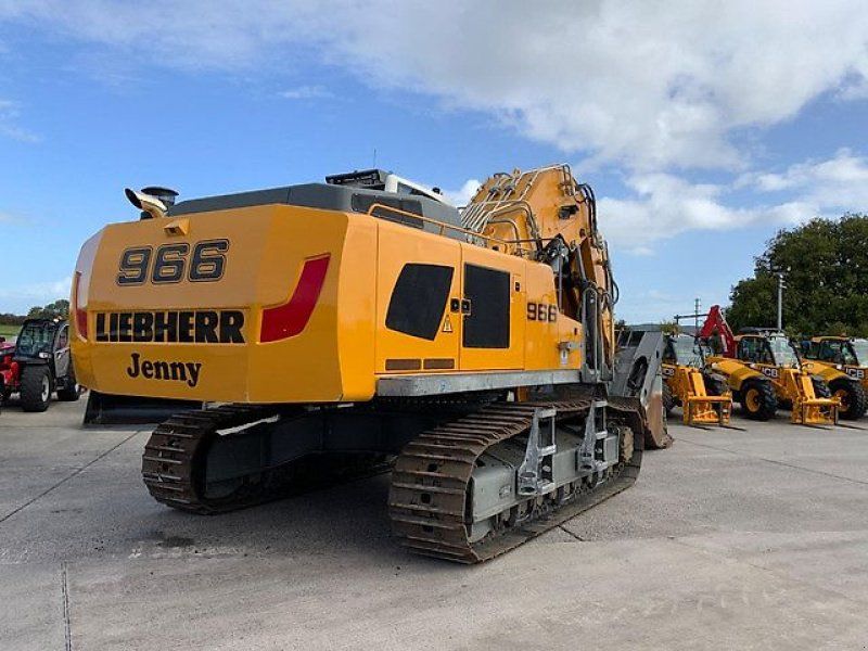 Liebherr R966 HD