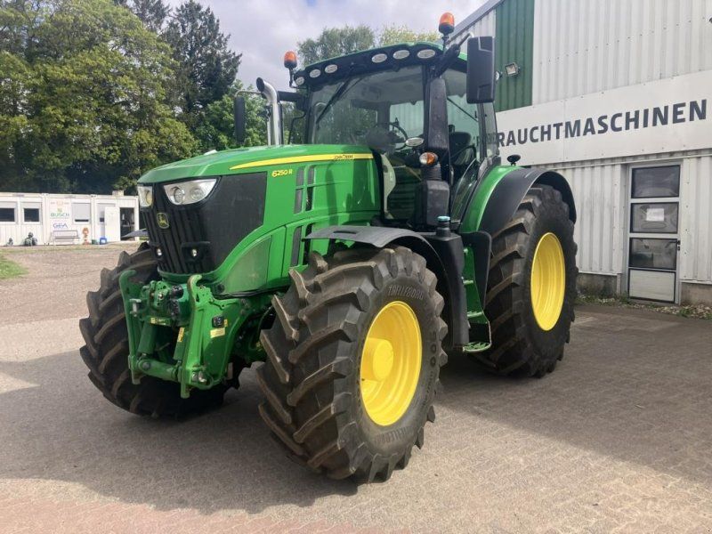 John Deere 6250R