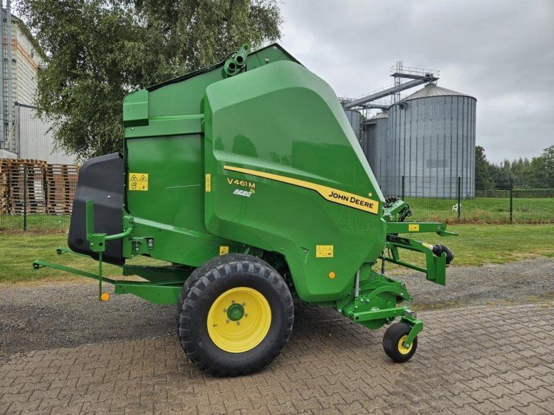 John Deere V461M