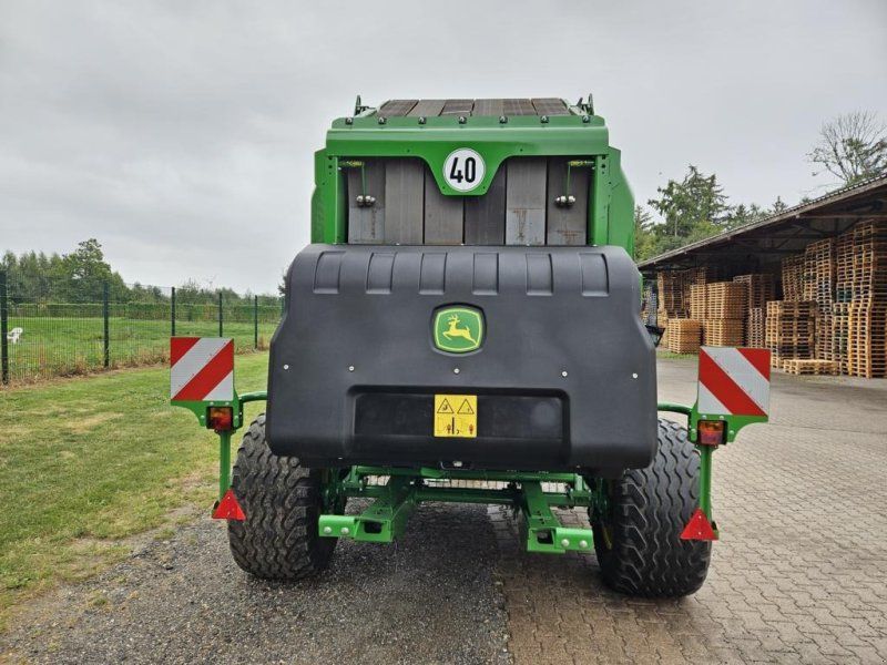 John Deere V461M