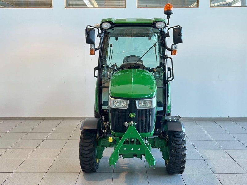John Deere 3033R
