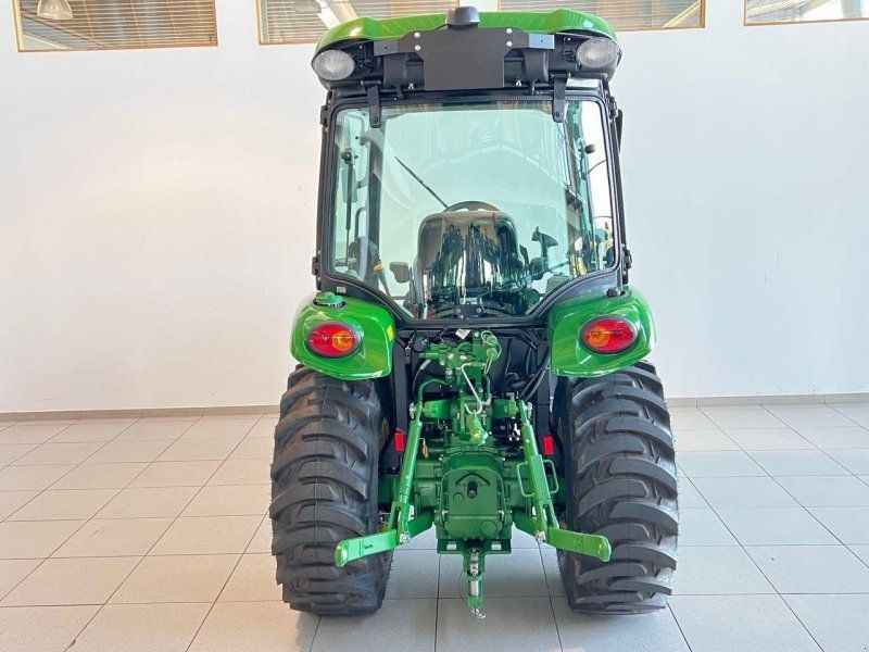 John Deere 3033R