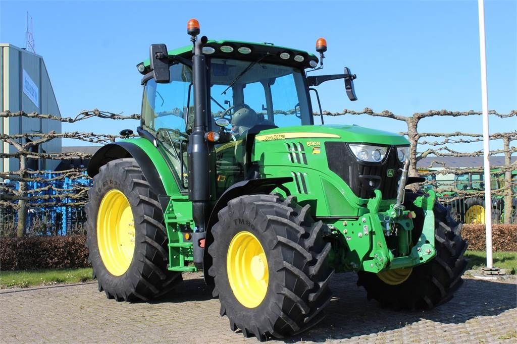 John Deere 6130R