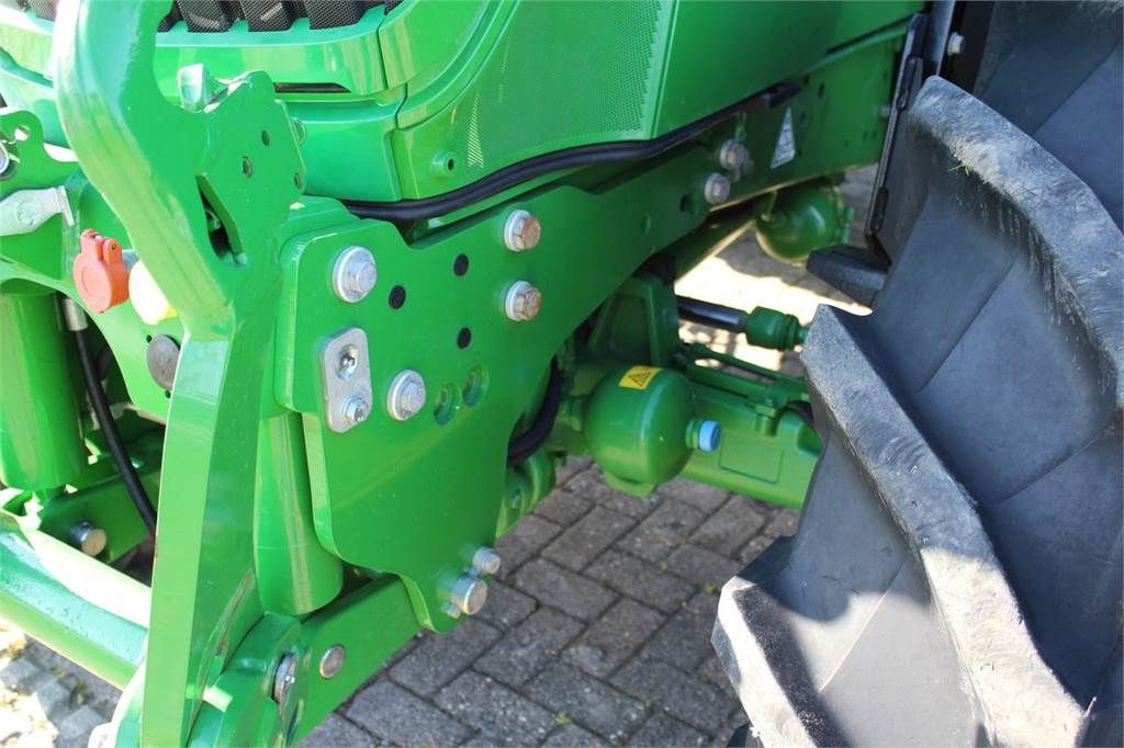 John Deere 6130R