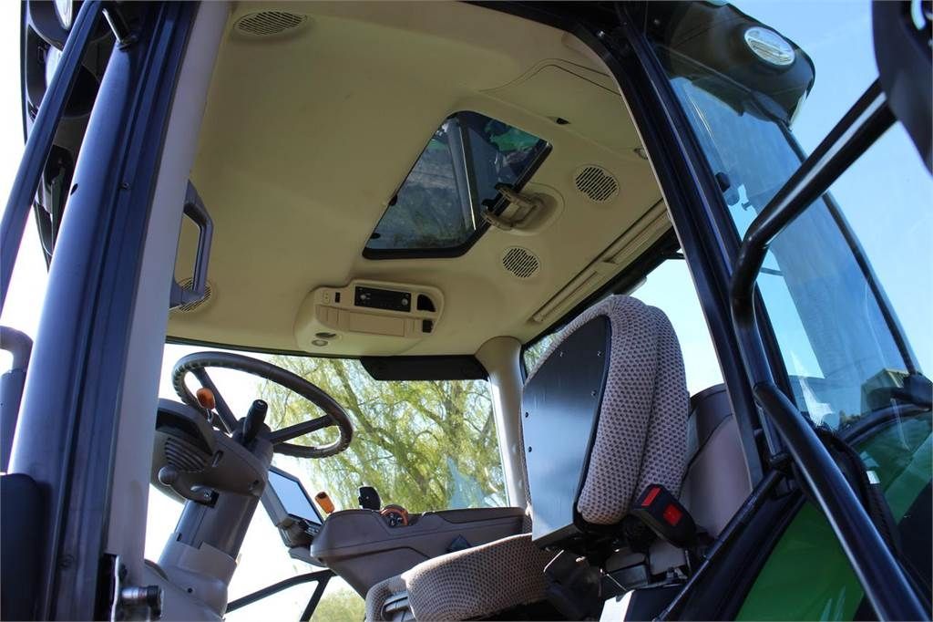 John Deere 6130R