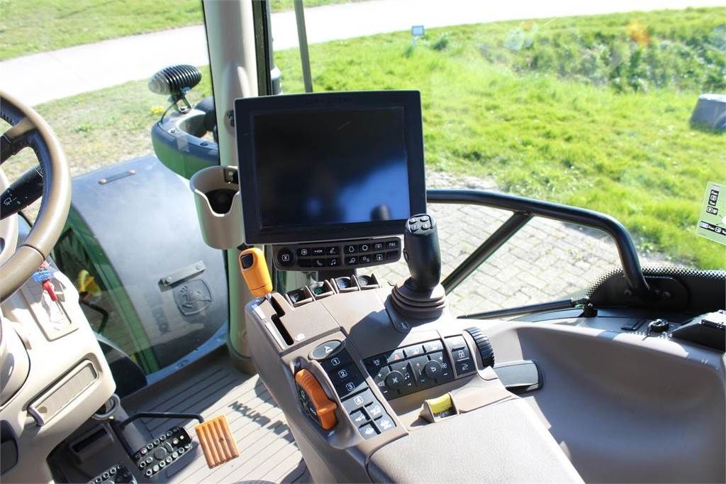 John Deere 6130R