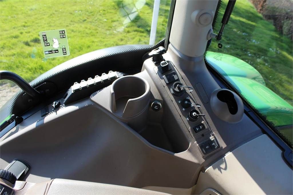 John Deere 6130R