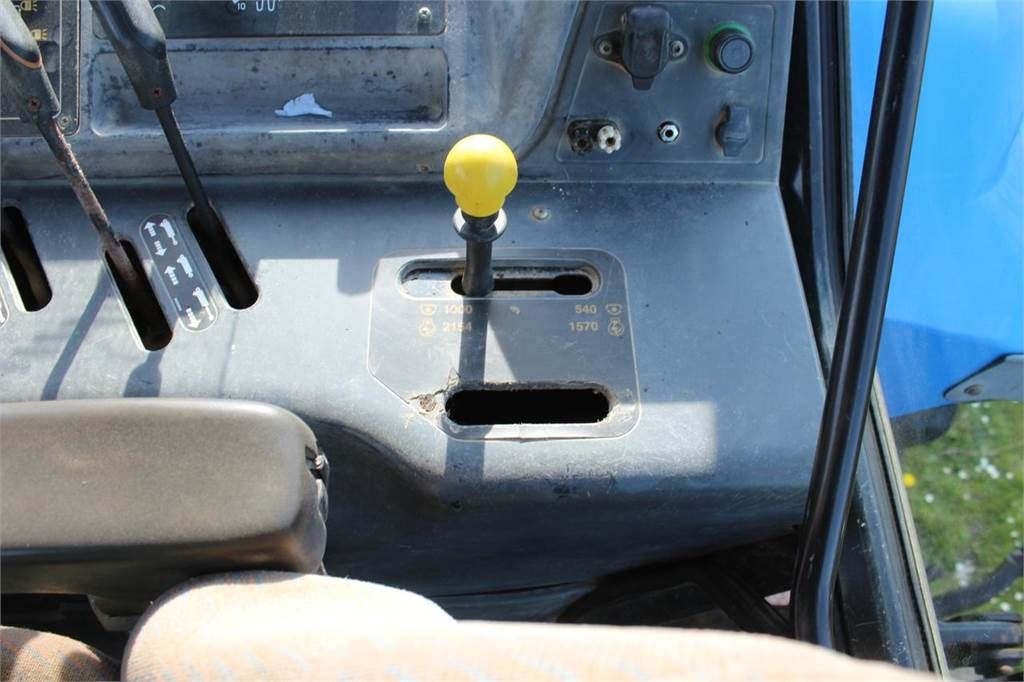 New Holland TM175