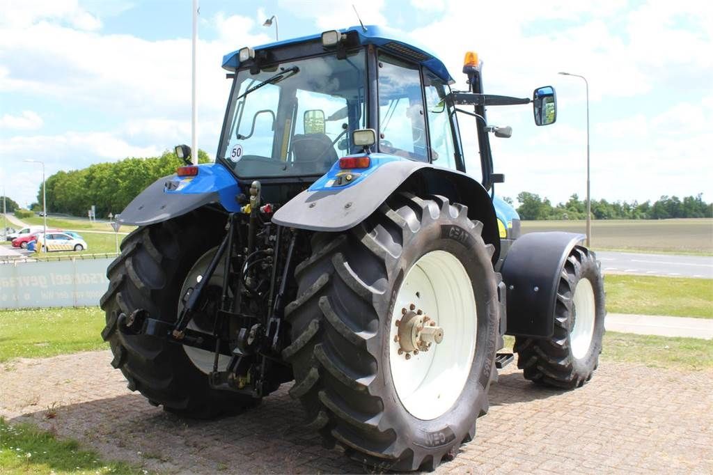 New Holland TM175