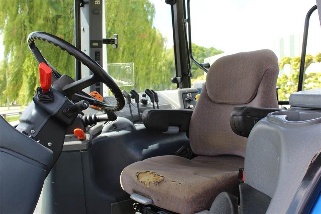 New Holland TM175