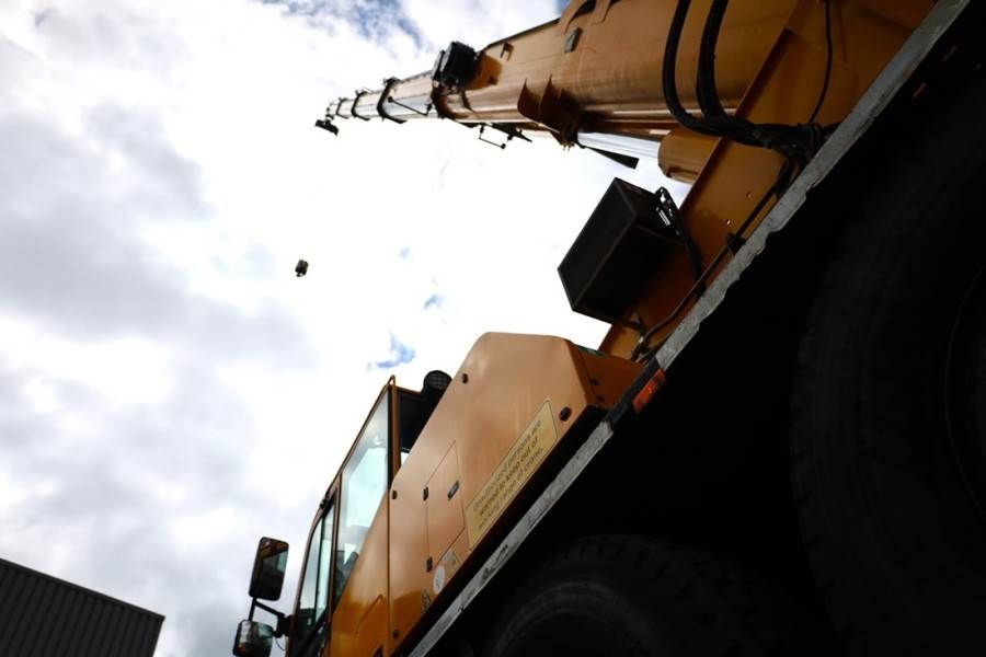 Terex Demag AC40 City Diesel, 6x6 Drive And 6-Wheel Stee