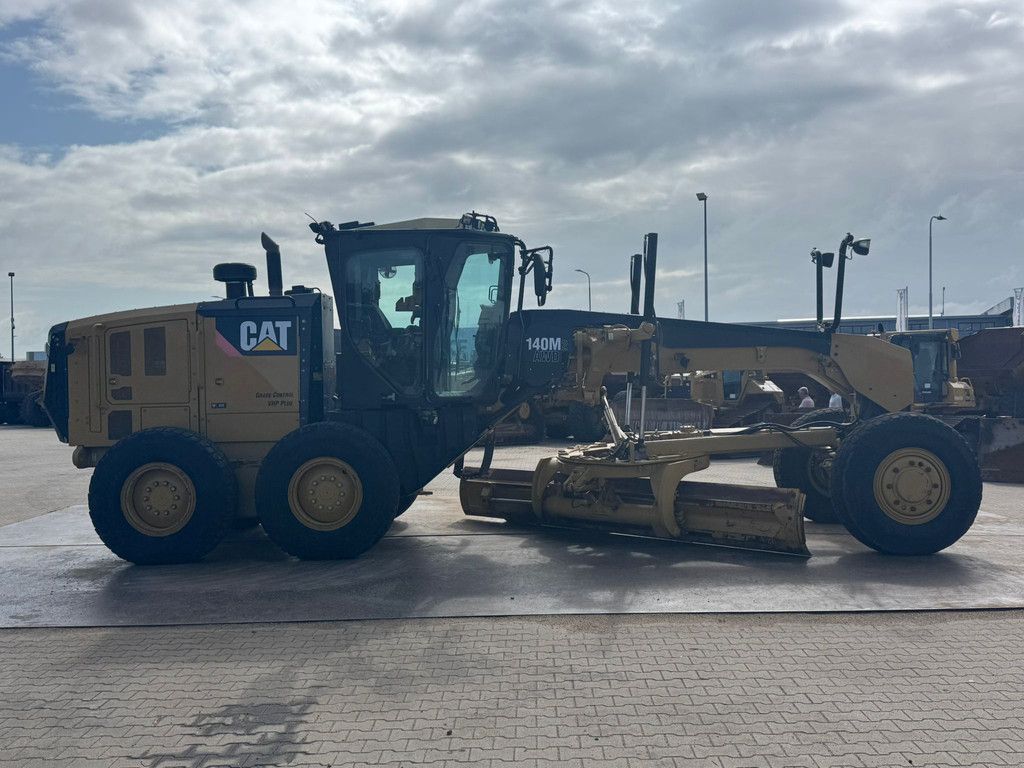 Caterpillar 140M2 AWD