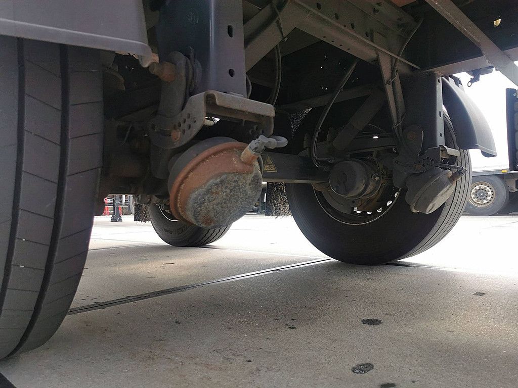 KRONE SZ 2 AXLE FRIGO steeraxle taillift
