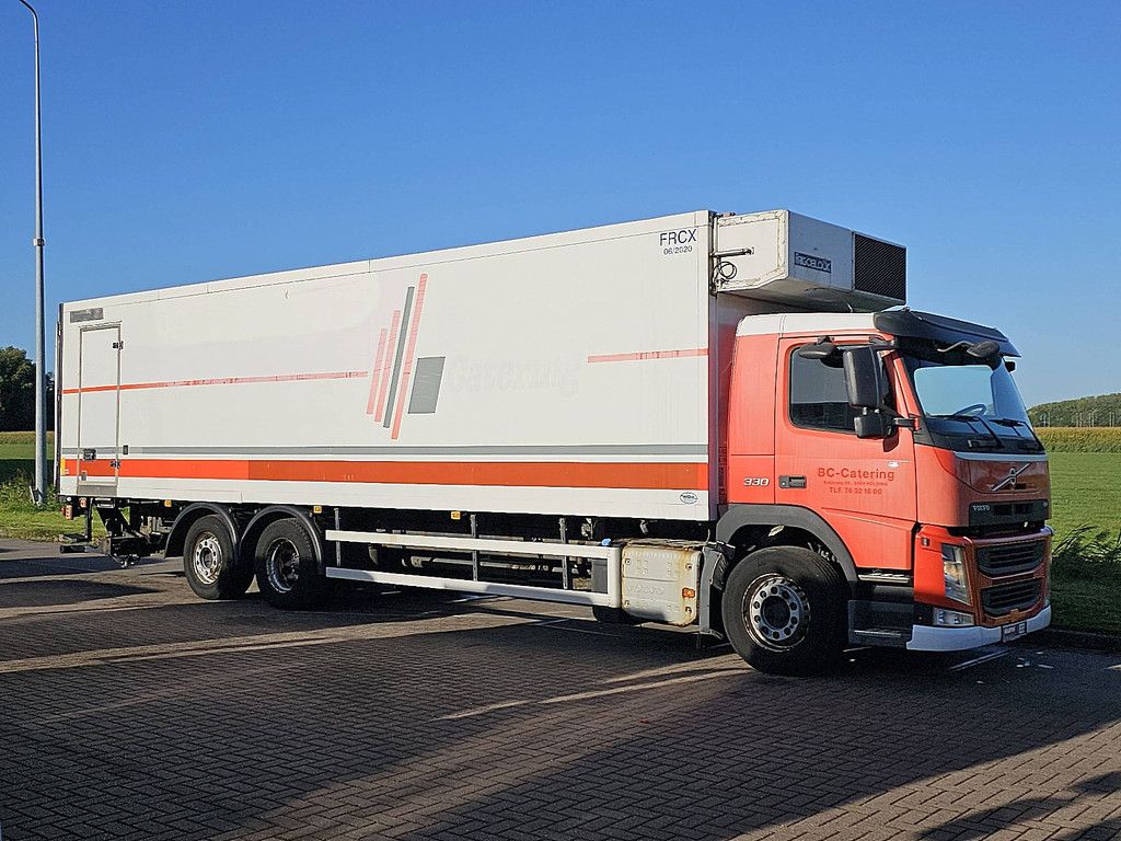VOLVO FM 330 6x2 frigobl. lift