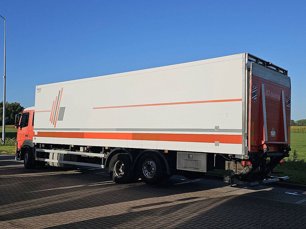 VOLVO FM 330 6x2 frigobl. lift