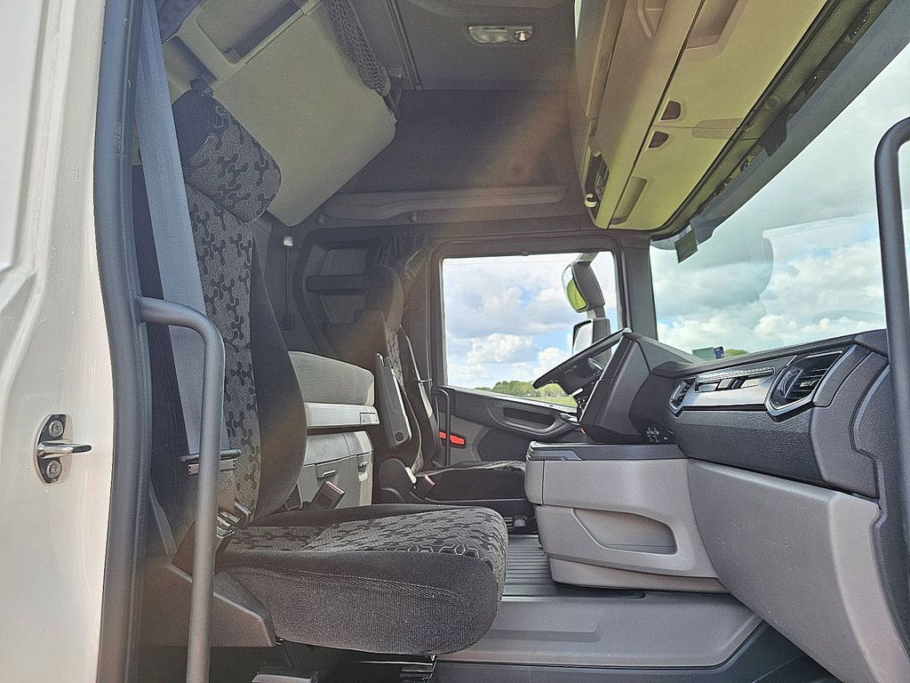 SCANIA R450 6x2*4